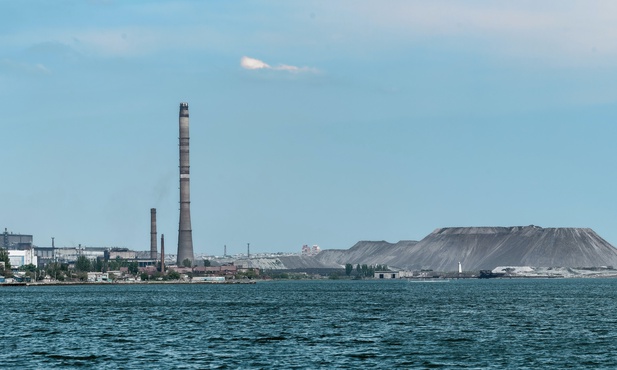 Ukraińskie władze: Rosjanie ukradli z Mariupola trzy tysiące ton metalu