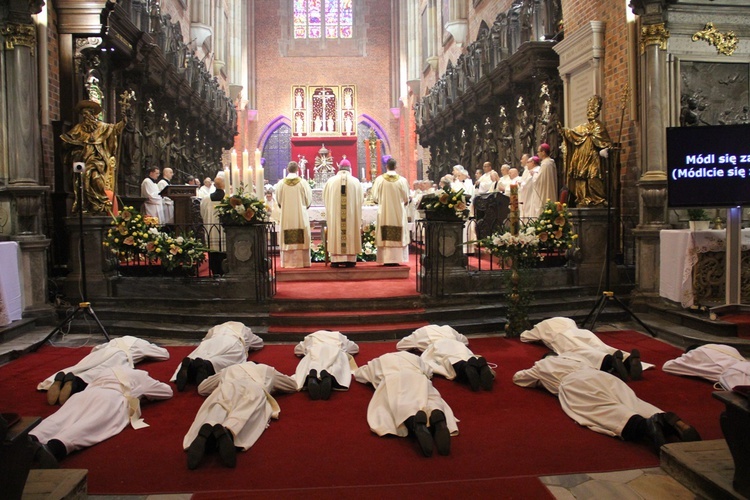 Chwała Panu za nowych kapłanów [ZDJĘCIA]