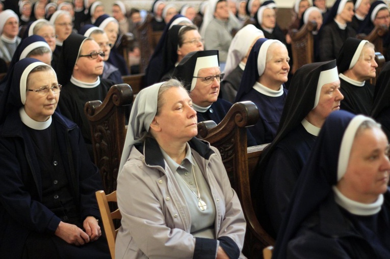 Pielgrzymka osób konsekrowanych na Górę Świętej Anny