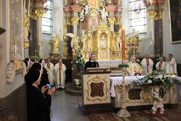 Pielgrzymka osób konsekrowanych na Górę Świętej Anny