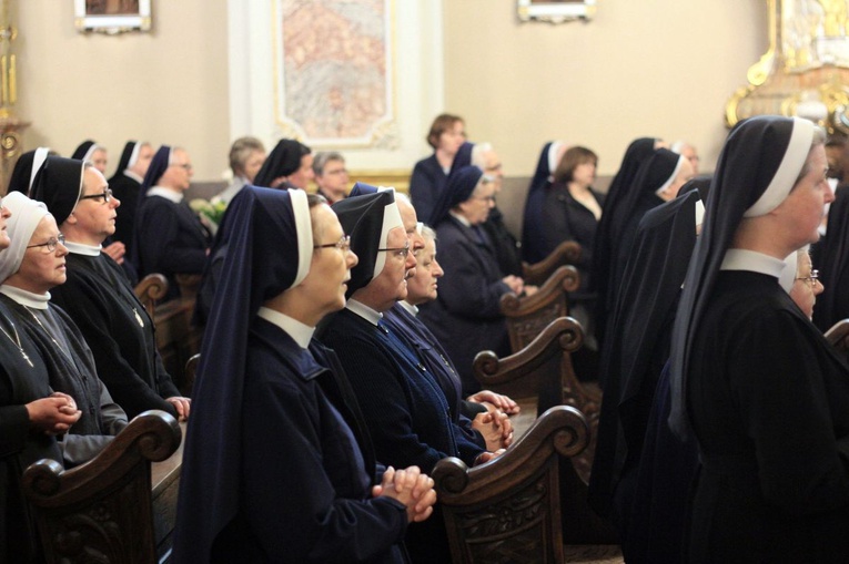 Pielgrzymka osób konsekrowanych na Górę Świętej Anny