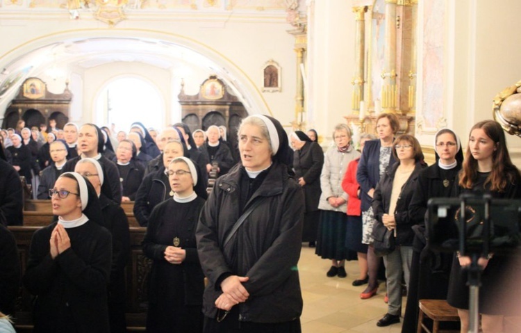 Pielgrzymka osób konsekrowanych na Górę Świętej Anny