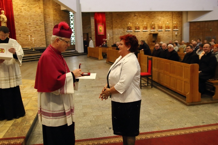 Medale za miłość do Kościoła