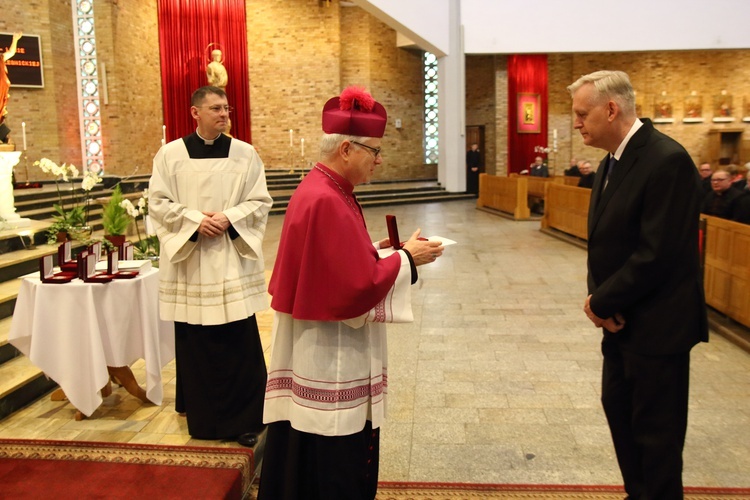 Medale za miłość do Kościoła