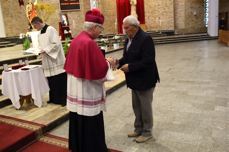 Medale za miłość do Kościoła