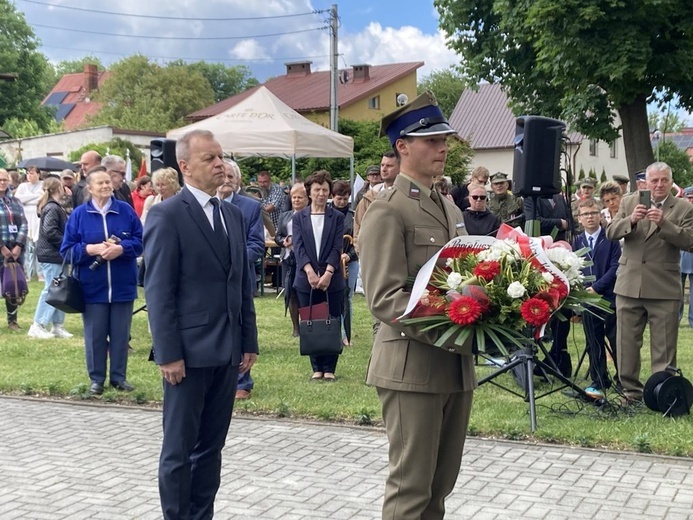 Wprowadzenie relikwii i bierzmowanie w Międzylesiu