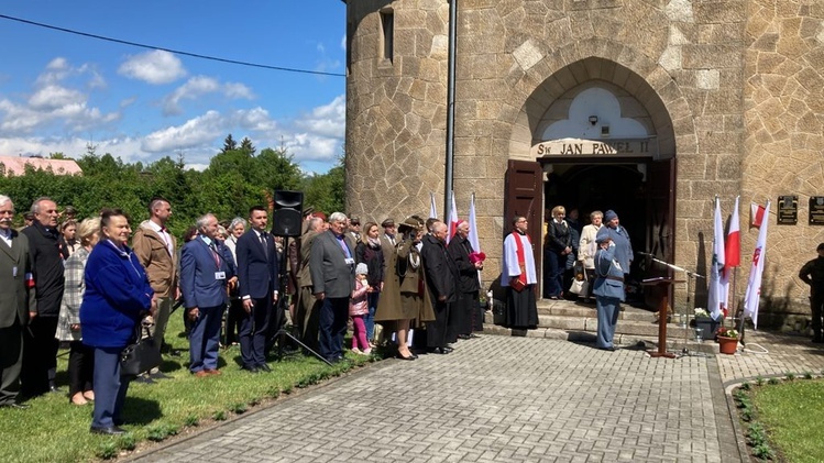 Wprowadzenie relikwii i bierzmowanie w Międzylesiu