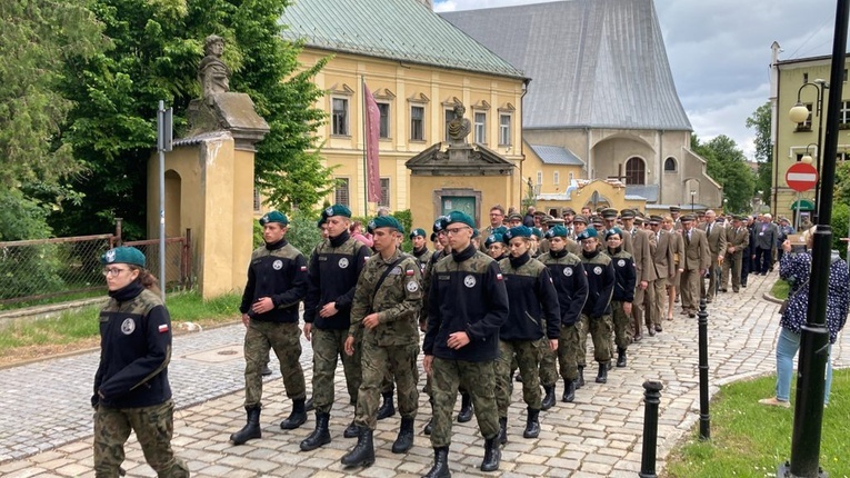 Wprowadzenie relikwii i bierzmowanie w Międzylesiu
