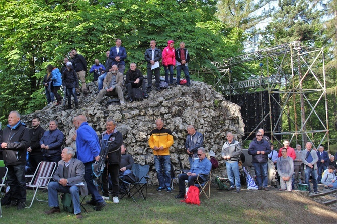 Pielgrzymka mężczyzn do Piekar - cz. 1