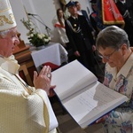 Rekoronacja w otyńskim sanktuarium Matki Bożej Królowej Pokoju