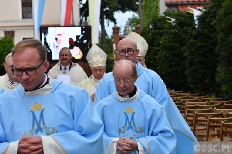 Rekoronacja w otyńskim sanktuarium Matki Bożej Królowej Pokoju