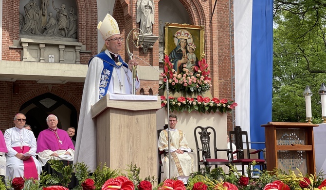 Abp A. Galbas w Piekarach: Bez nadziei jesteśmy labilni, niezdecydowani jak Piotruś Pan