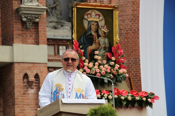 "Zapytej sie moi baby" - bp Kałuża z Nowej Gwinei w Piekarach