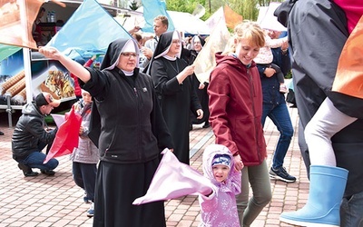 Po dziękczynnej modlitwie był czas na gry i zabawy.