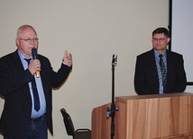 Wykłady  wygłosili Wojciech Korkowski (z lewej)  i Jerzy Maciąg.