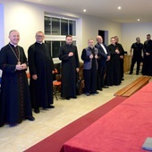 Na spotkanie przyjechali księża, którzy poprowadzą pątników w pięciu kolumnach:  dwóch radomskich, skarżyskiej, opoczyńskiej i starachowickiej.