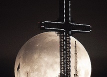 Krwawy Księżyc – zjawisko występujące podczas zaćmienia.
16.05.2022 Skopje 