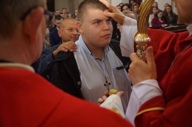 Bierzmowanie w Stroniu Śl. i w Lubnowie
