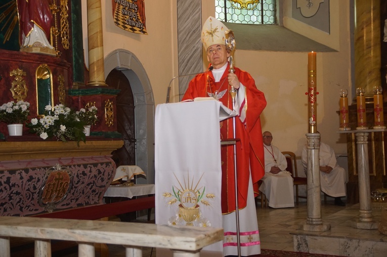 Bierzmowanie w Stroniu Śl. i w Lubnowie