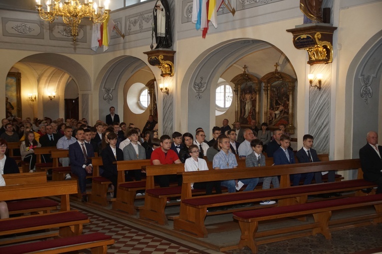 Bierzmowanie w Stroniu Śl. i w Lubnowie