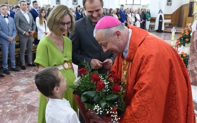 Powitanie biskupa w Chomranicach.