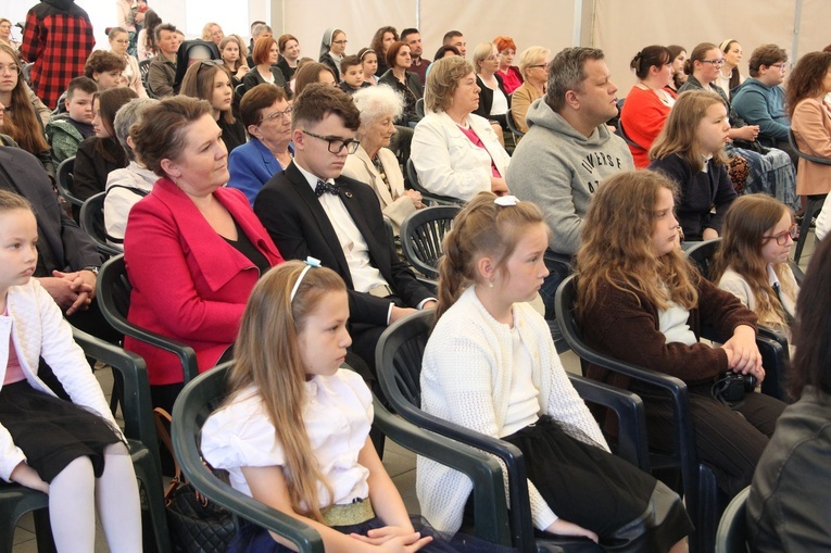 Zabawa. Wręczenie nagród w konkursie o bł. Karolinie