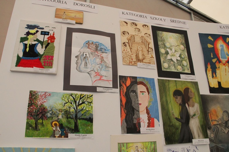 Zabawa. Wręczenie nagród w konkursie o bł. Karolinie