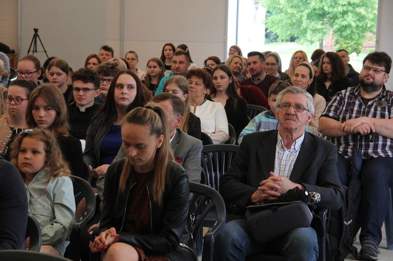 Zabawa. Wręczenie nagród w konkursie o bł. Karolinie