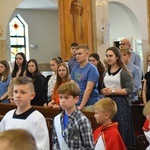 Młodzież dziękuje za św. Jana Pawła II
