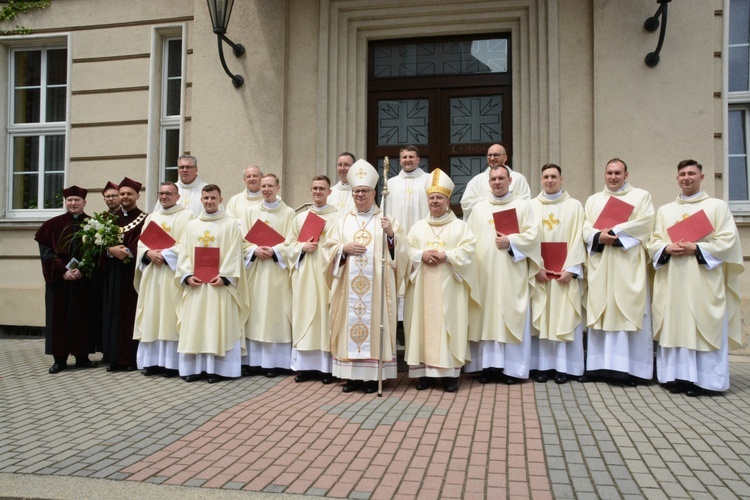 Święcenia kapłańskie w roku Złotego Jubileuszu Diecezji Opolskiej