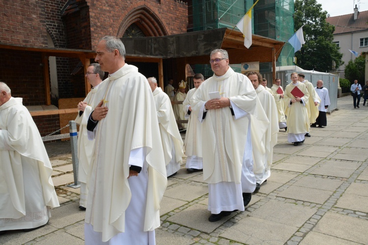 Święcenia kapłańskie w roku Złotego Jubileuszu Diecezji Opolskiej