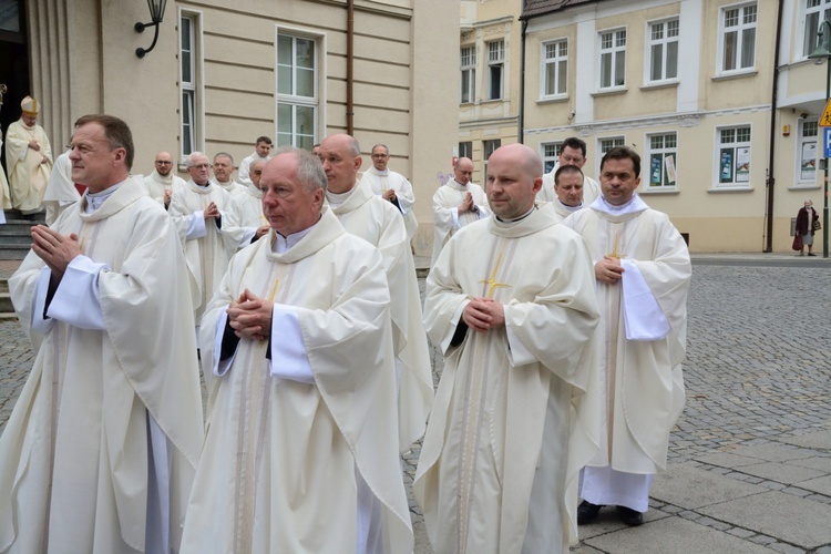 Święcenia kapłańskie w roku Złotego Jubileuszu Diecezji Opolskiej