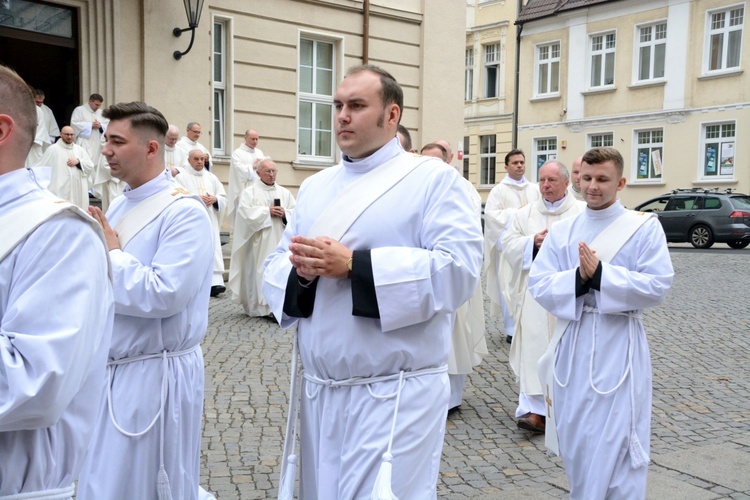 Święcenia kapłańskie w roku Złotego Jubileuszu Diecezji Opolskiej