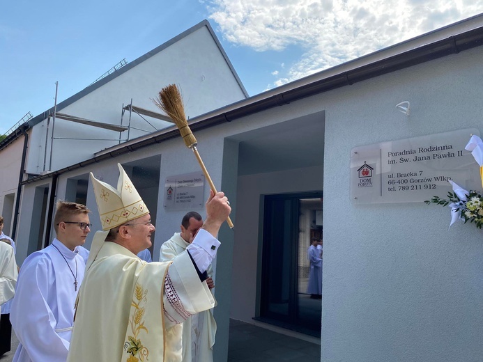 Gorzów Wlkp. Poświęcenie poradni rodzinnej u Misjonarzy Oblatów