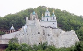 Rosjanie ostrzelali Ławrę Świętogórską, w klasztorze chronili się uchodźcy