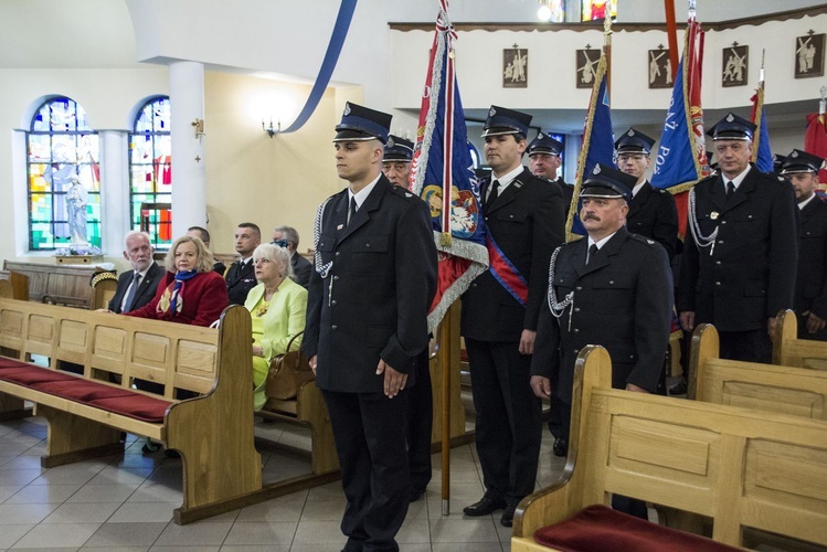 Tablica pamiątkowa w Tarnobrzegu-Zakrzowie