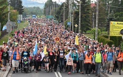 Pielgrzymka "Sursum Corda". W deszczu i w słońcu