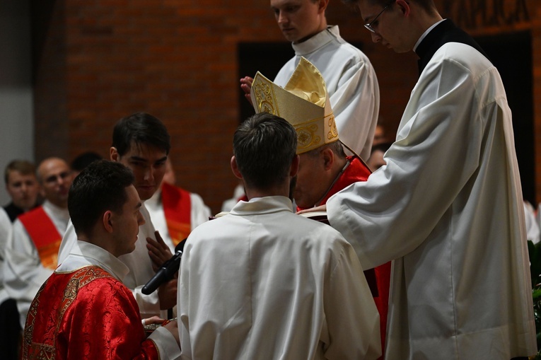 Święcenia diakonatu