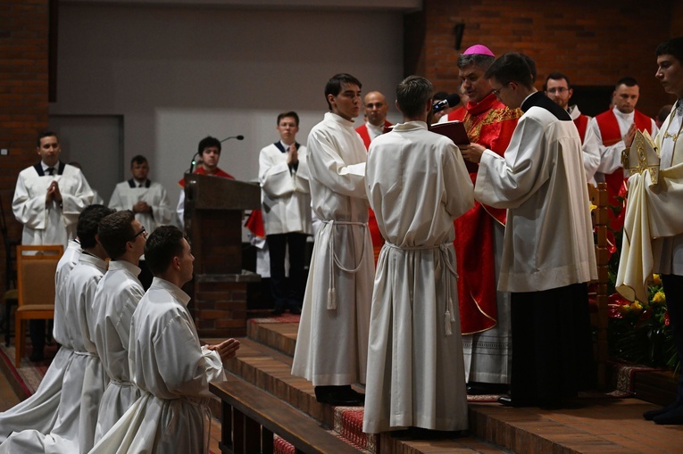 Święcenia diakonatu