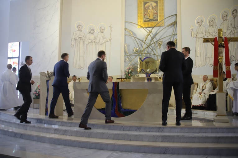 Konsekracja kościoła Matki Bożej Pocieszenia w Nowej Hucie