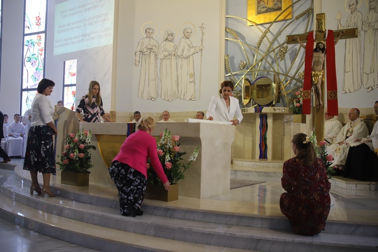 Konsekracja kościoła Matki Bożej Pocieszenia w Nowej Hucie