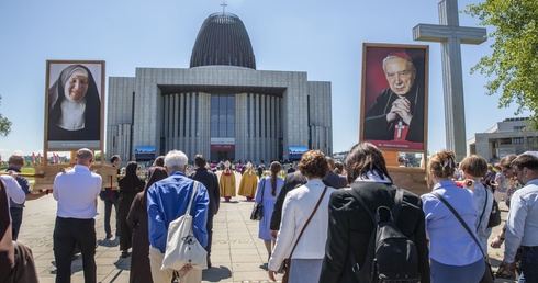 Z wdzięczności za nowych błogosławionych, patronów trudnych czasów