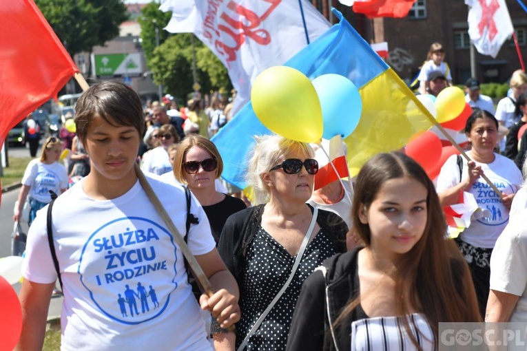 Gorzów Wlkp. III Marsz dla Życia i Rodziny w 25. rocznicę wizyty Jana Pawła II
