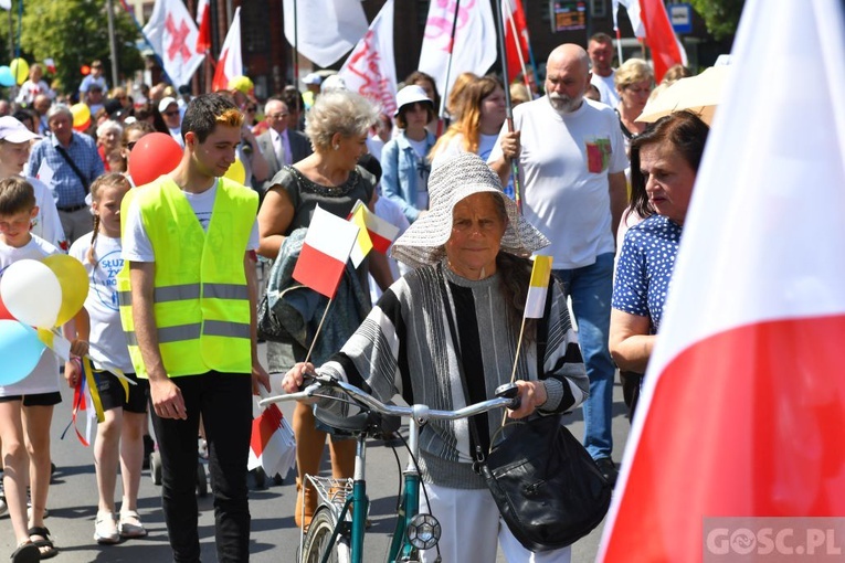 Gorzów Wlkp. III Marsz dla Życia i Rodziny w 25. rocznicę wizyty Jana Pawła II
