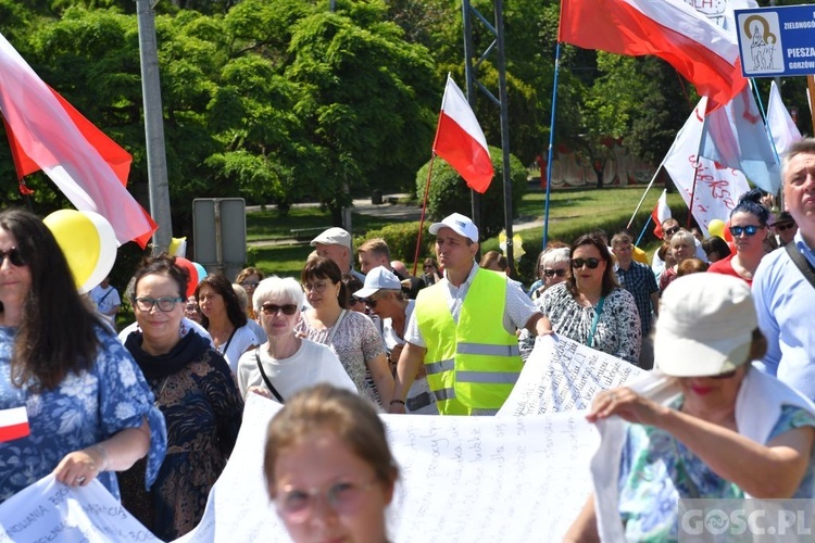 Gorzów Wlkp. III Marsz dla Życia i Rodziny w 25. rocznicę wizyty Jana Pawła II