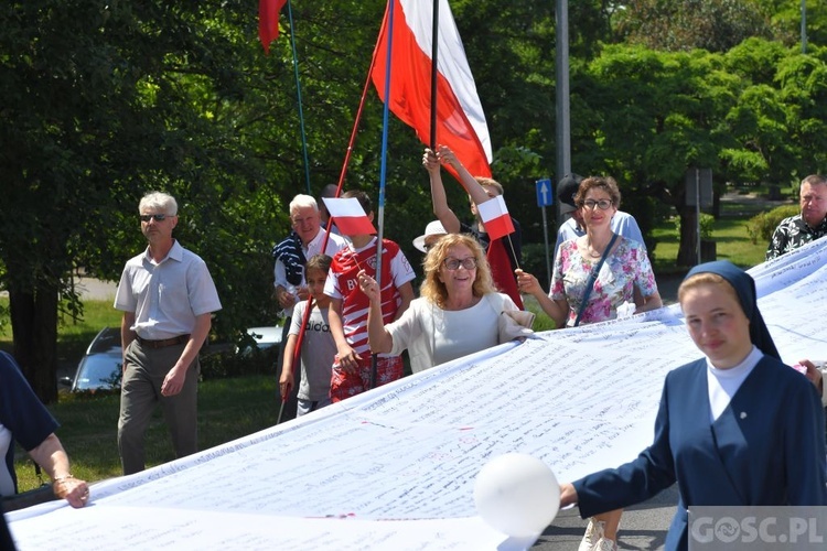 Gorzów Wlkp. III Marsz dla Życia i Rodziny w 25. rocznicę wizyty Jana Pawła II