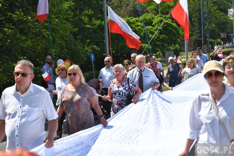 Gorzów Wlkp. III Marsz dla Życia i Rodziny w 25. rocznicę wizyty Jana Pawła II
