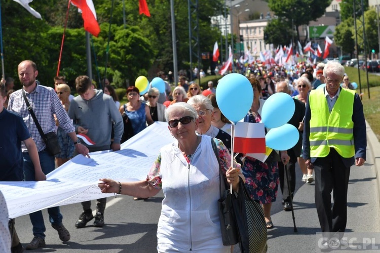 Gorzów Wlkp. III Marsz dla Życia i Rodziny w 25. rocznicę wizyty Jana Pawła II