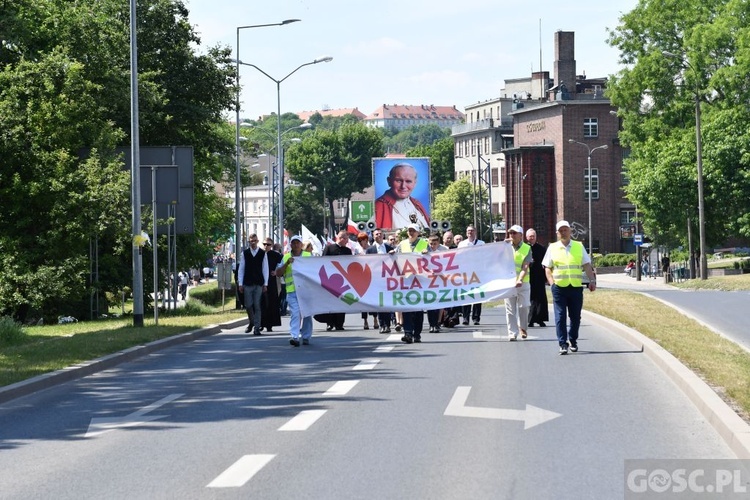 Gorzów Wlkp. III Marsz dla Życia i Rodziny w 25. rocznicę wizyty Jana Pawła II