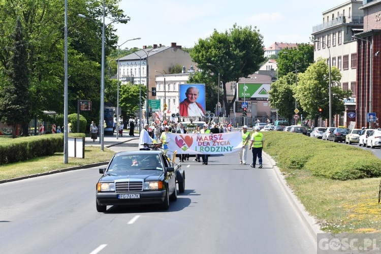 Gorzów Wlkp. III Marsz dla Życia i Rodziny w 25. rocznicę wizyty Jana Pawła II